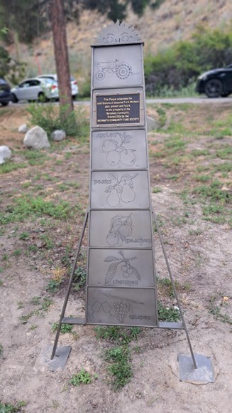 farm workers plaque naramata 1