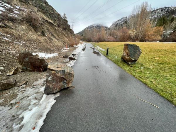 20230110 Garnett Family Park rock fall pathway