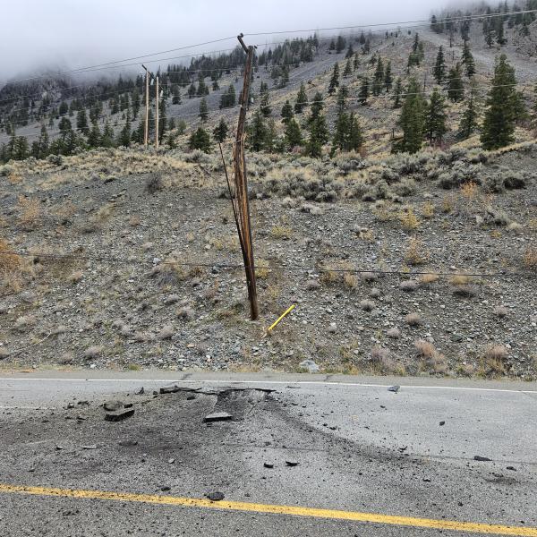231106 hwy 3 damage pole 1