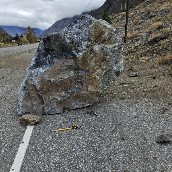 231106 hwy 3 rock 5
