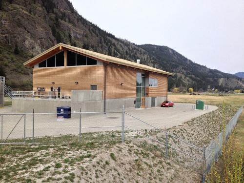 2014-04-16_main_building_of_WWTP.jpg